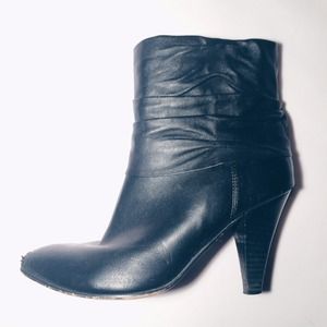 Gently used black ALDO ankle boots