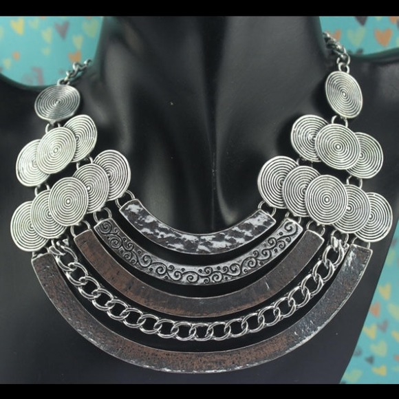 Beautiful designer bib pendant adjustable necklace - Picture 1 of 1