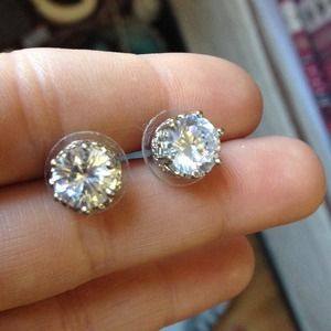 Princess crown👑 diamond earrings