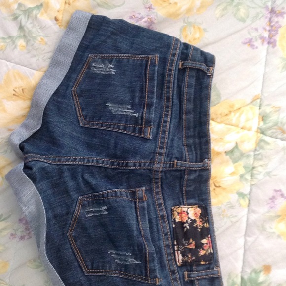 Denim shorts - Picture 2 of 2