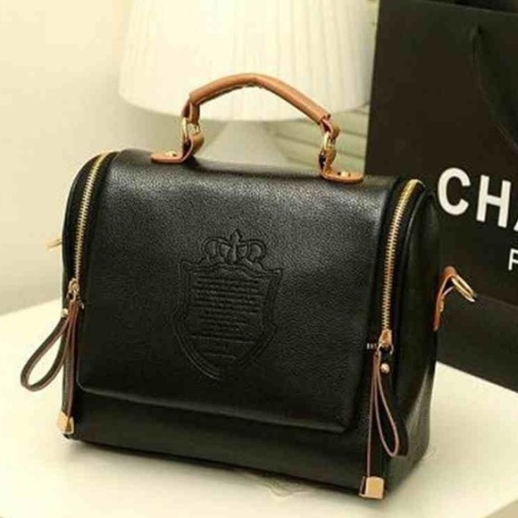 CELEBRITY PURSE-many colors to choose from. - Picture 2 of 4