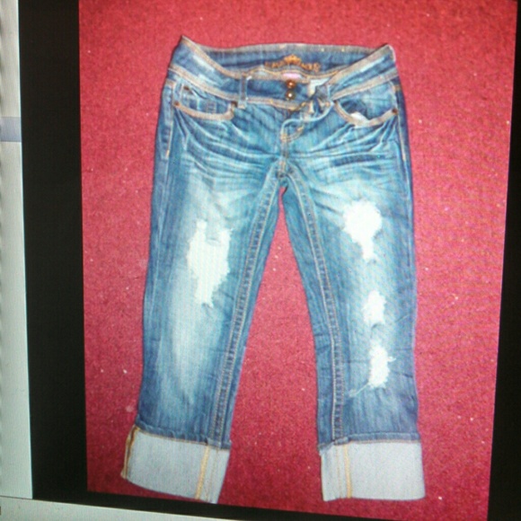 Almost Famous denim capris