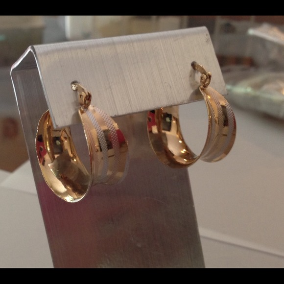 18 kt. Gold plated hoops