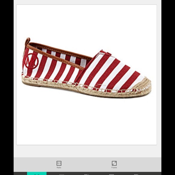 Looking for these! I already have the orange pair!