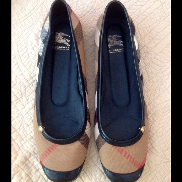 Authentic Burberry Flats Size 9