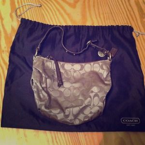 100% authentic Coach bag with protecting bag
