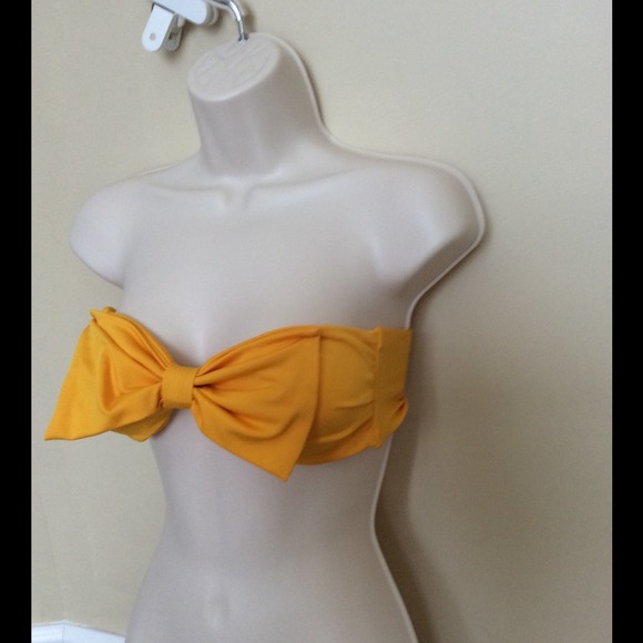 ??Yellow Bow ?? - Picture 3 of 4