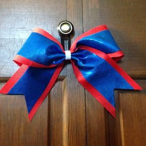 Cheerleading bow