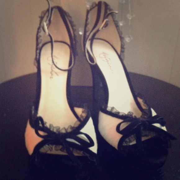 🎀Black & white platform heels! 🎀