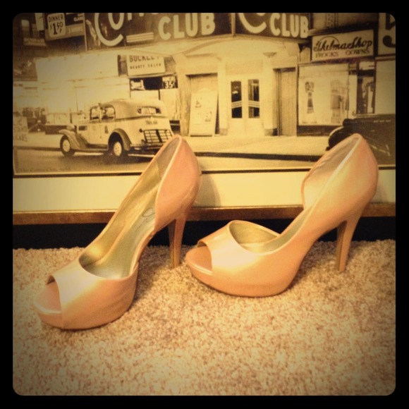 Jessica Simpson Shoes - Jessica Simpson peep toe platforms!