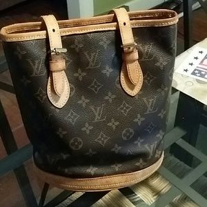 Louis Vuitton Petite Bucket Bag