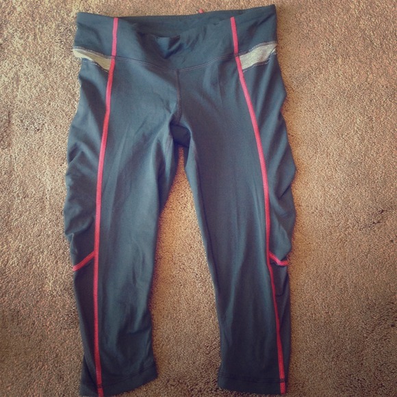 Lululemon running crops.