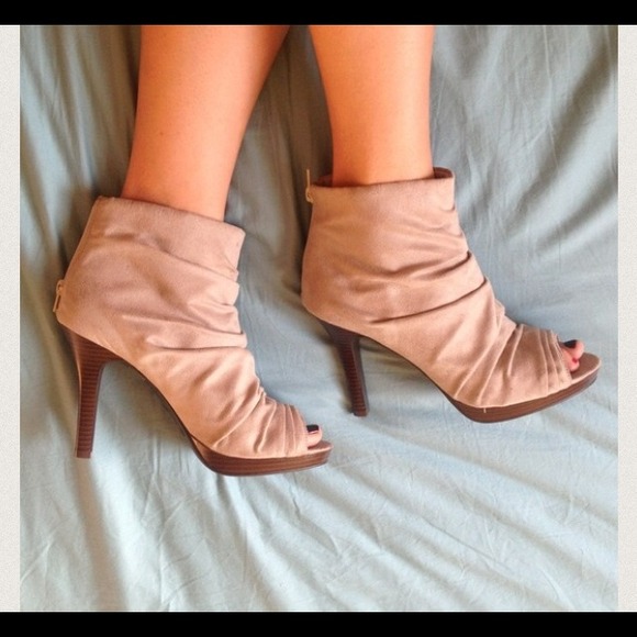 Grey/nude booties