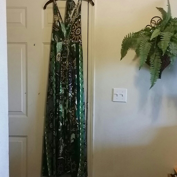 Iman Global Chic Perfectly Paisley Halter Maxi - Picture 1 of 3