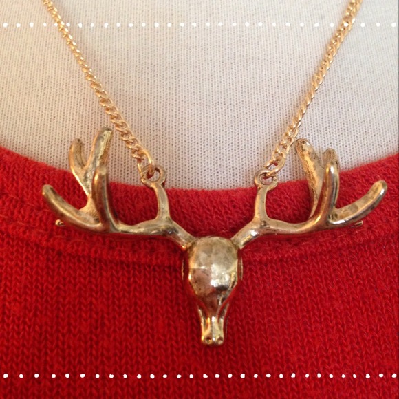 Jewelry - Country inspired goldtone deer necklace & pendant