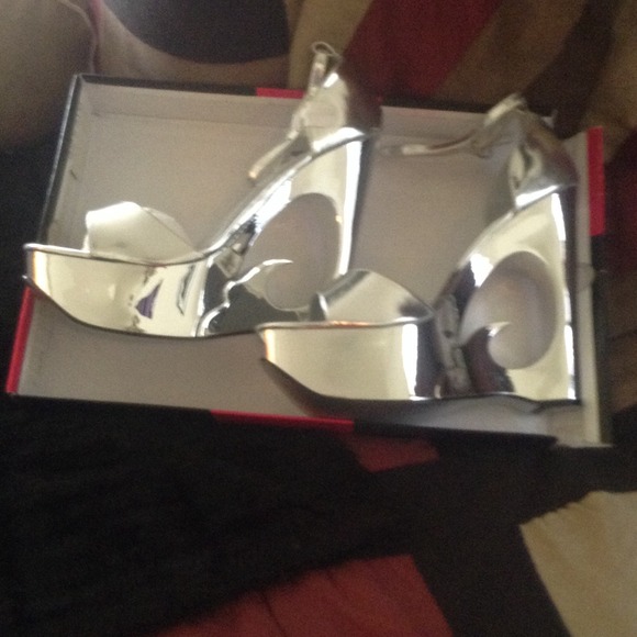 Silver wedges! Brand new!
