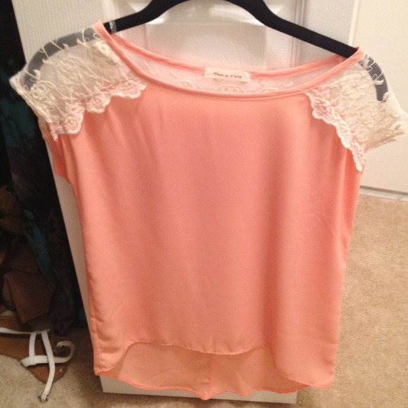 Top bought at Francesca's Size XS - Picture 2 of 3