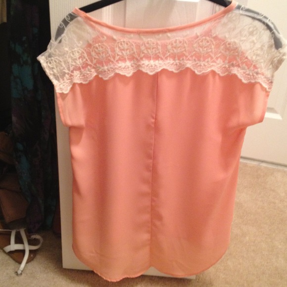 Top bought at Francesca's Size XS - Picture 3 of 3