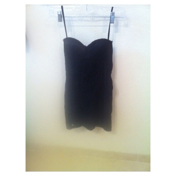 Strapless body con lace dress