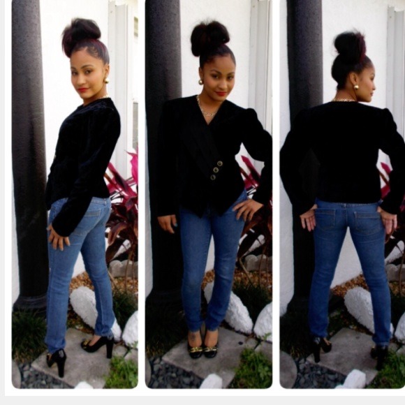 VINTAGE VELVET WRAP BLAZER