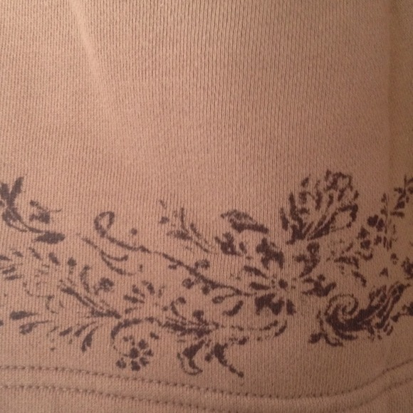 Light brown and pink sweater accented w/ flowers - Picture 3 of 4