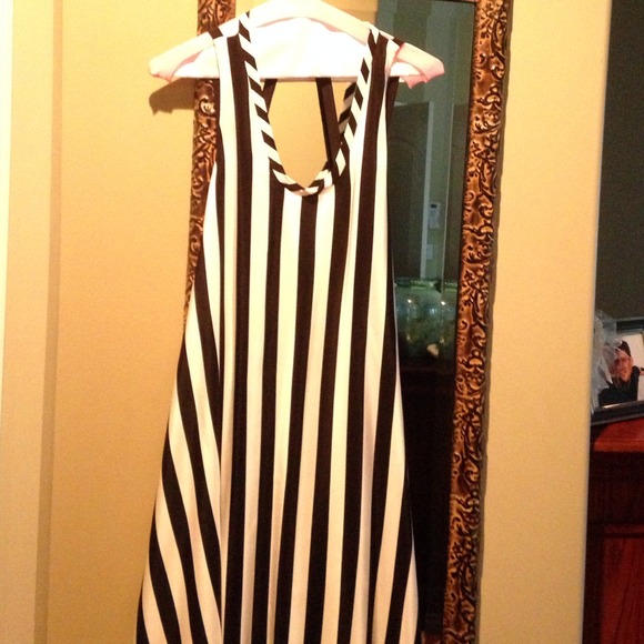 BCBG long black and white dress
