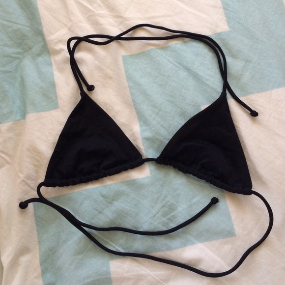Vs black triangle top