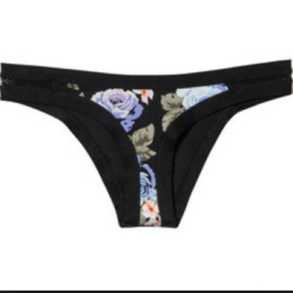 ❌Traded❌Volcom 2014 part of me bottoms - Picture 3 of 4