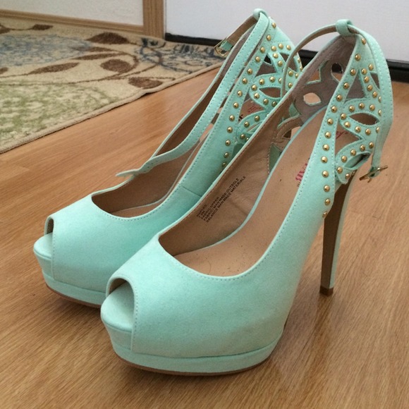 Mint heels