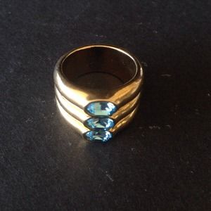 Vanessa Mooney Jewelry - HP ππVanessa Mooney 3 stone ring Vanessa Mooney Jewelry - HP ππVanessa Mooney 3 stone ring