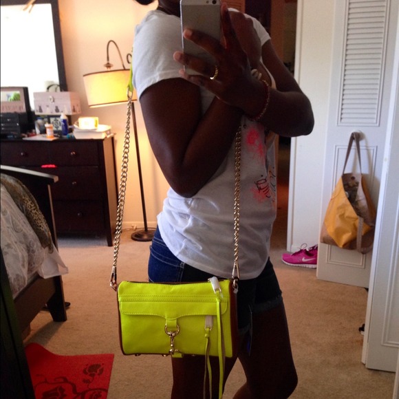 ❌SOLD❌❌Rebecca Minkoff Mini Neon Yellow Mac - Picture 4 of 4