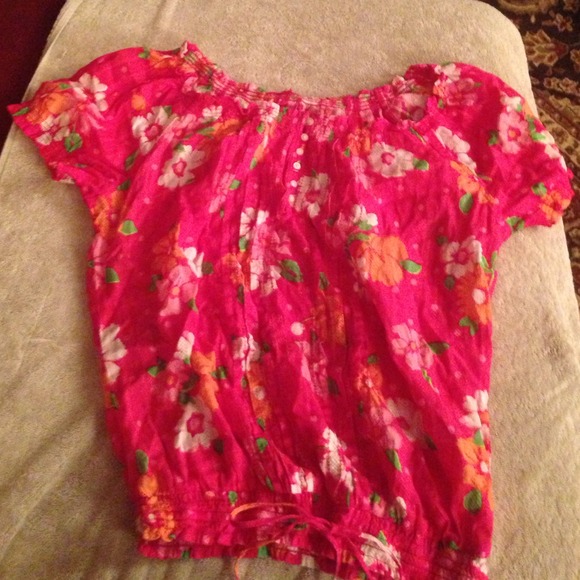 Cute bright peasant top