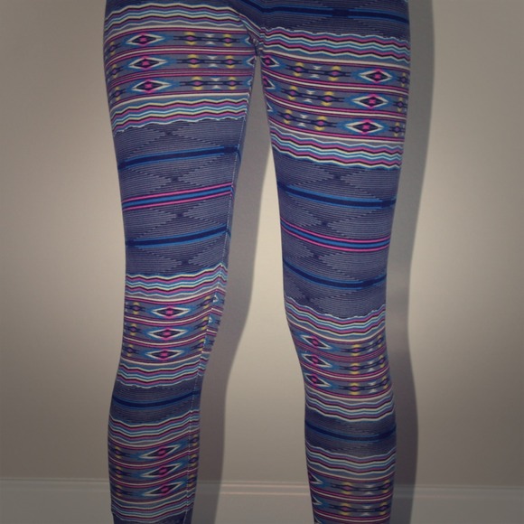 Full length grey patterned leggings
