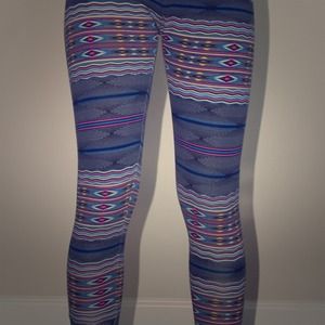 Full length grey patterned leggings