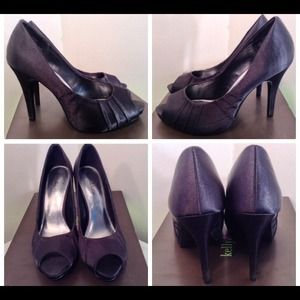 Kelly & Katie Daffodil Pump