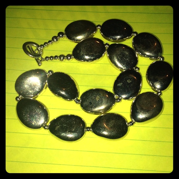 Silver oval flat chocker plastic