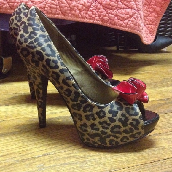 Leopard print pumps - Picture 2 of 3