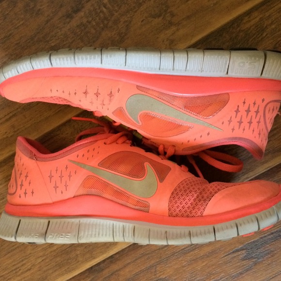❌SOLD❌🎀 Nike Free Hot punch/coral 5.0 - Picture 3 of 4