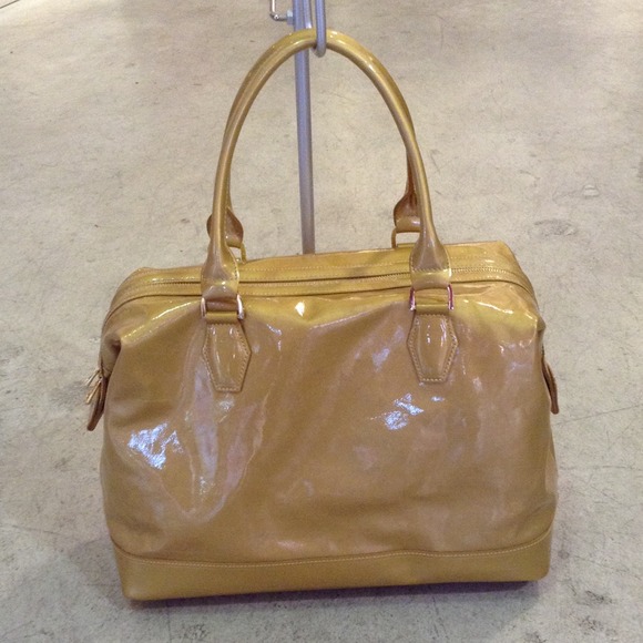 Gold Longchamp Handbag Price Reduced! 🎉