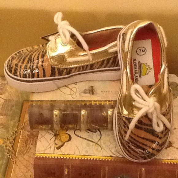 Brand New Aloha Island Infant/Toddler Size 7M