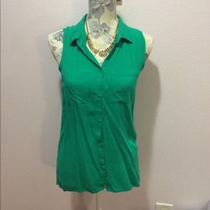 H&M sleeveless collar blouse!