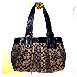 🚫SOLD Authentic Signature Coach Purse🚫