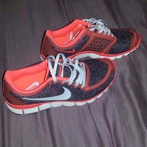 SOLD Nike free 5.0