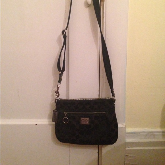 Authentic Black Coach "Swingpack" - Picture 2 of 4