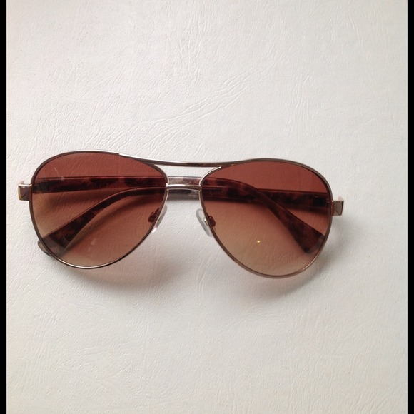 RESERVED.. New Gold Frame Aviator Style Sunnies...