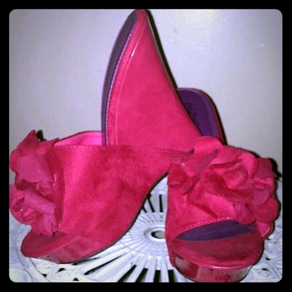 Fuschia flower wedges - Picture 1 of 2