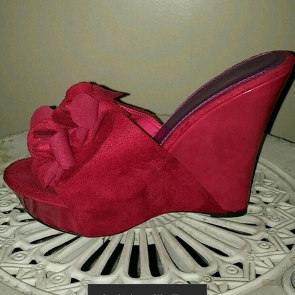 Fuschia flower wedges - Picture 2 of 2