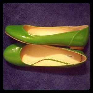 Kimchi Blue patent leather flats (color: green)