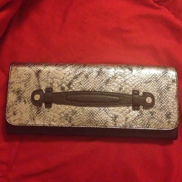 ‼️BRAND NEW‼️ Kenneth Cole Clutch