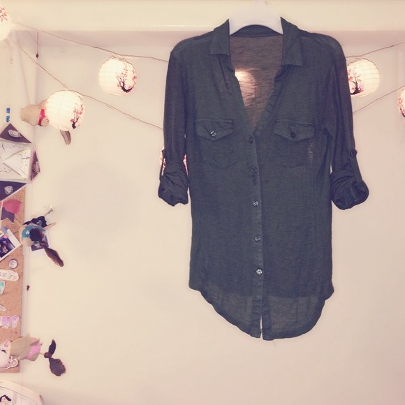❌SOLD❌ Forest Green Button Down 🌲